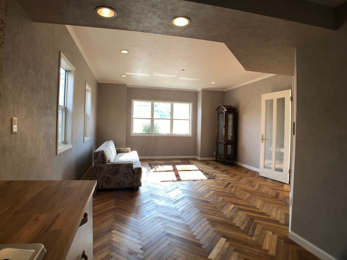 チークのヘリンボーン